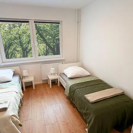 Апартаменты Ausgestattete Fuer Monteur-teams Mit Kostenlosem Parkplatz, Wifi, Tv, Waschmaschine, Kueche, Balkon, Restaurants Und Supermarkt Галль