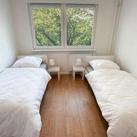 Апартаменты Ausgestattete Fuer Monteur-teams Mit Kostenlosem Parkplatz, Wifi, Tv, Waschmaschine, Kueche, Balkon, Restaurants Und Supermarkt Галль