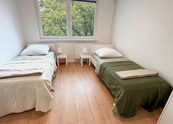 Ausgestattete Fuer Monteur-teams Mit Kostenlosem Parkplatz, Wifi, Tv, Waschmaschine, Kueche, Balkon, Restaurants Und Supermarkt Halle (Saale)