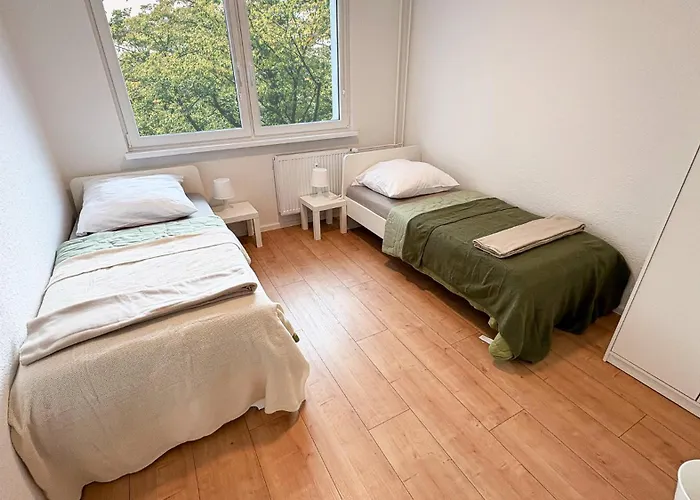 Ausgestattete Fuer Monteur-teams Mit Kostenlosem Parkplatz, Wifi, Tv, Waschmaschine, Kueche, Balkon, Restaurants Und Supermarkt Lägenhet