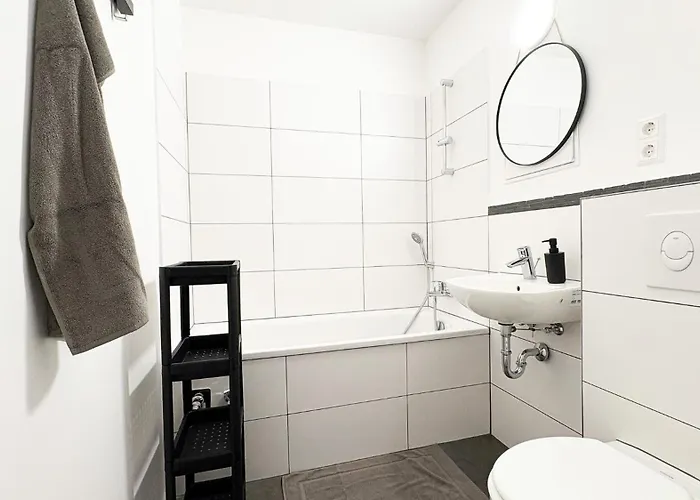 Lägenhet Ausgestattete Fuer Monteur-teams Mit Kostenlosem Parkplatz, Wifi, Tv, Waschmaschine, Kueche, Balkon, Restaurants Und Supermarkt