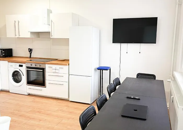 Ausgestattete Fuer Monteur-teams Mit Kostenlosem Parkplatz, Wifi, Tv, Waschmaschine, Kueche, Balkon, Restaurants Und Supermarkt Lägenhet *