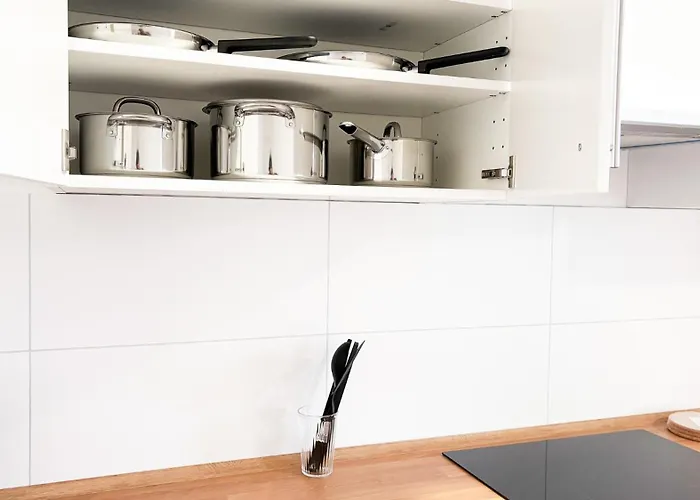 Ausgestattete Fuer Monteur-teams Mit Kostenlosem Parkplatz, Wifi, Tv, Waschmaschine, Kueche, Balkon, Restaurants Und Supermarkt Lägenhet *